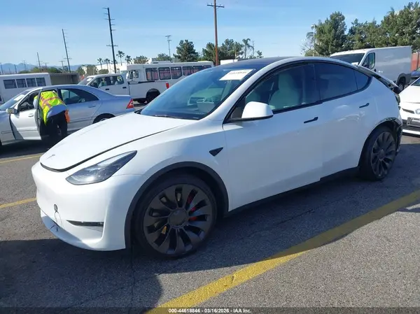 7SAYGDEF5RF049036 2024 TESLA MODEL Y - Image 2