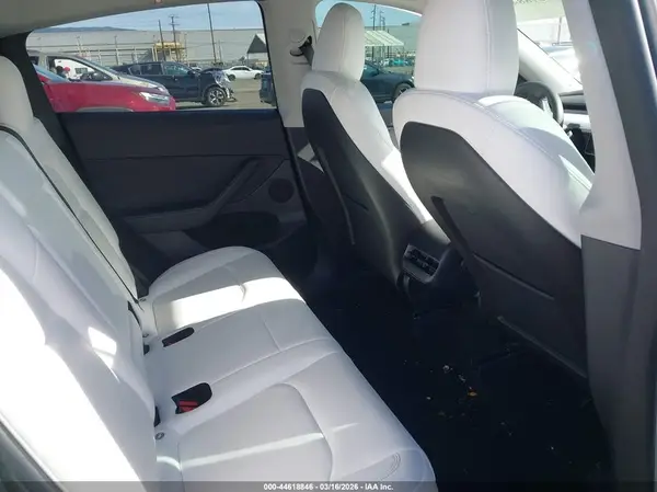 7SAYGDEF5RF049036 2024 TESLA MODEL Y - Image 8