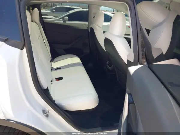 7SAYGDEF5RF049442 2024 TESLA MODEL Y - Image 8