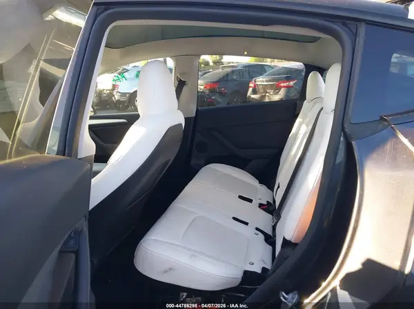7SAYGDEF5RF049893 2024 TESLA MODEL Y - Image 8