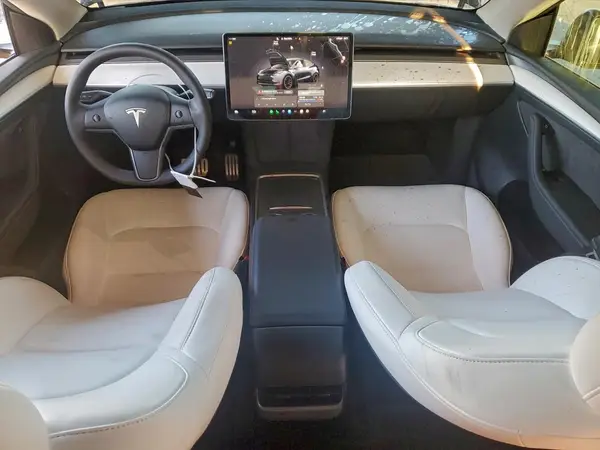7SAYGDEF5RF051028 2024 TESLA MODEL Y - Image 8