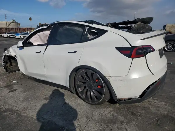 7SAYGDEF5RF066032 2024 TESLA MODEL Y - Image 2