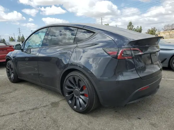 7SAYGDEF5RF125127 2024 TESLA MODEL Y - Image 2