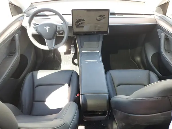 7SAYGDEF5RF189992 2024 TESLA MODEL Y - Image 8
