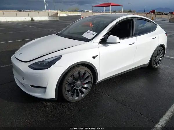 7SAYGDEF5RF190186 2024 TESLA MODEL Y - Image 2