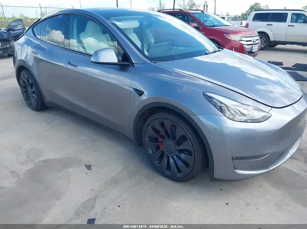 7SAYGDEF5SA343152 2025 TESLA MODEL Y - Image 1