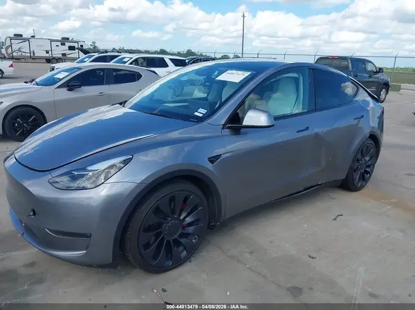 7SAYGDEF5SA343152 2025 TESLA MODEL Y - Image 2