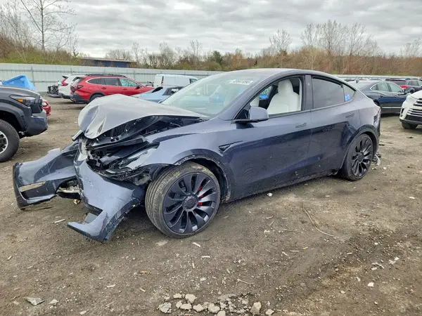 7SAYGDEF5SA351056 2025 TESLA MODEL Y - Image 1