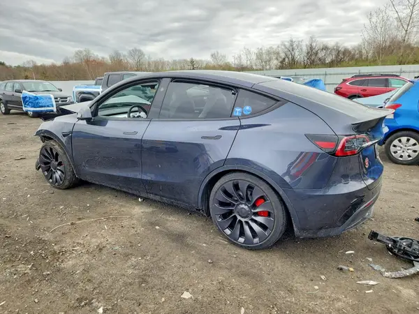 7SAYGDEF5SA351056 2025 TESLA MODEL Y - Image 2