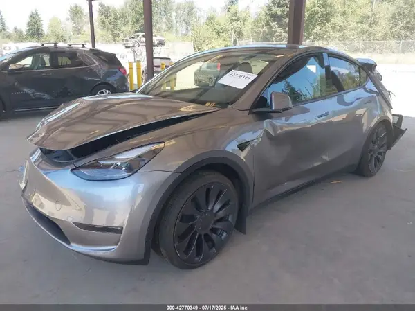 7SAYGDEF5SA353325 2025 TESLA MODEL Y - Image 2