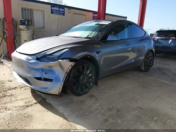 7SAYGDEF5SA363076 2025 TESLA MODEL Y - Image 2