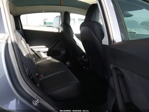 7SAYGDEF5SA363076 2025 TESLA MODEL Y - Image 8