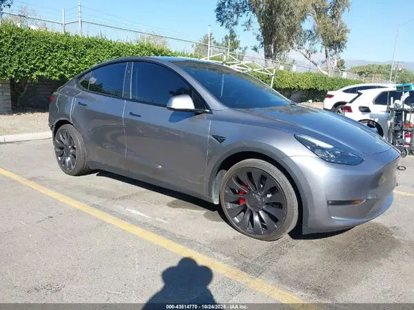 7SAYGDEF5SF272814 2025 TESLA MODEL Y - Image 1