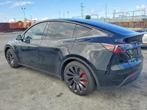 7SAYGDEF5SF300403 2025 TESLA MODEL Y - Image 2