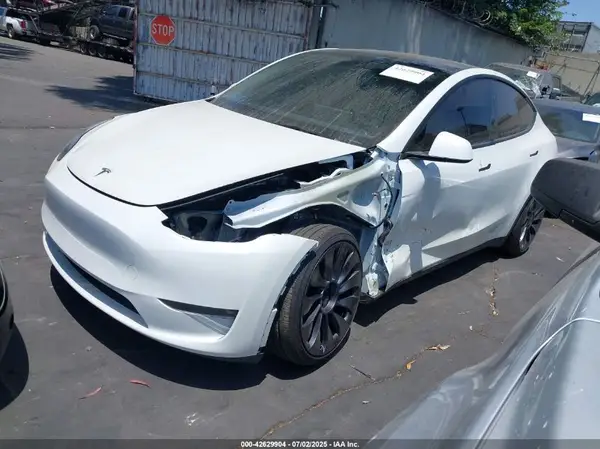 7SAYGDEF5SF312843 2025 TESLA MODEL Y - Image 2