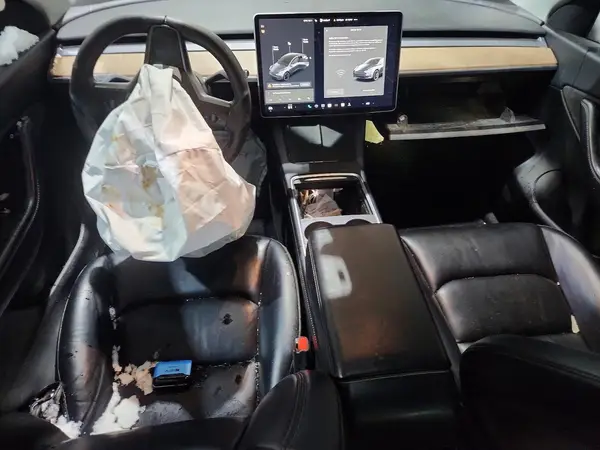 7SAYGDEF6NF307526 2022 TESLA MODEL Y - Image 8
