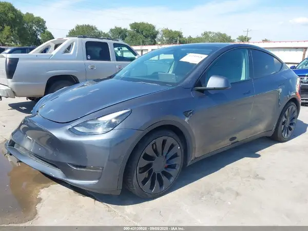 7SAYGDEF6NF322558 2022 TESLA MODEL Y - Image 2