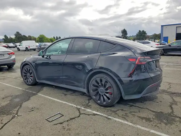 7SAYGDEF6NF330174 2022 TESLA MODEL Y - Image 2