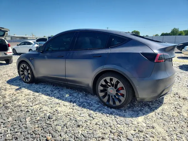 7SAYGDEF6NF336573 2022 TESLA MODEL Y - Image 2