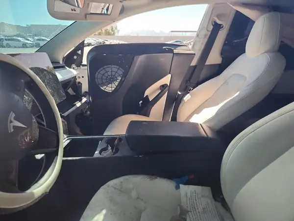 7SAYGDEF6NF337545 2022 TESLA MODEL Y - Image 8