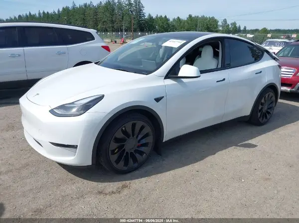 7SAYGDEF6NF340932 2022 TESLA MODEL Y - Image 2