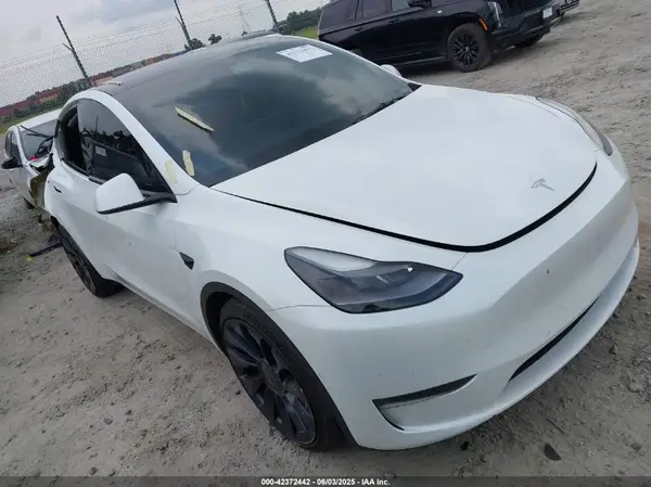 7SAYGDEF6NF369475 2022 TESLA MODEL Y - Image 1