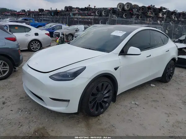 7SAYGDEF6NF369475 2022 TESLA MODEL Y - Image 2
