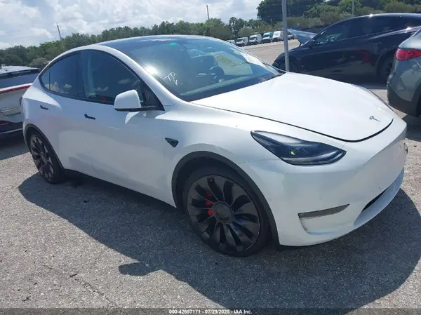 7SAYGDEF6NF377088 2022 TESLA MODEL Y - Image 1