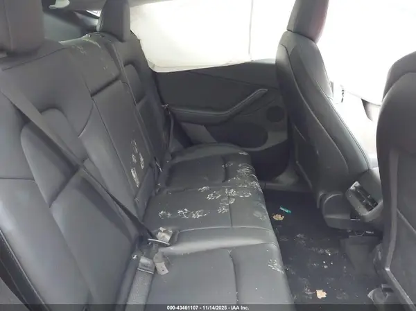 7SAYGDEF6NF379665 2022 TESLA MODEL Y - Image 8