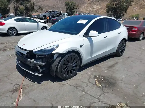 7SAYGDEF6NF381643 2022 TESLA MODEL Y - Image 2