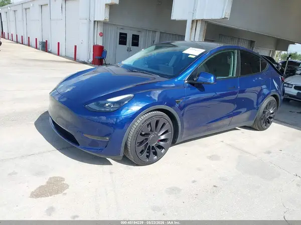 7SAYGDEF6NF382419 2022 TESLA MODEL Y - Image 2