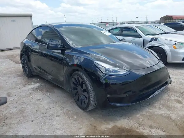 7SAYGDEF6NF387698 2022 TESLA MODEL Y - Image 1