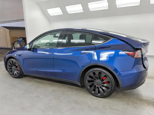 7SAYGDEF6NF389239 2022 TESLA MODEL Y - Image 2