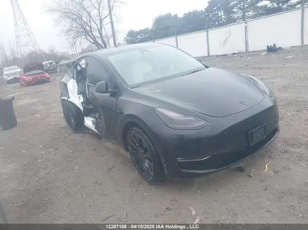 7SAYGDEF6NF399916 2022 TESLA MODEL Y - Image 1