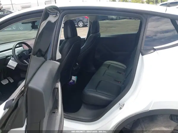 7SAYGDEF6NF404628 2022 TESLA MODEL Y - Image 8