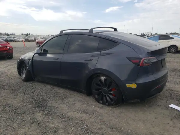 7SAYGDEF6NF404872 2022 TESLA MODEL Y - Image 2