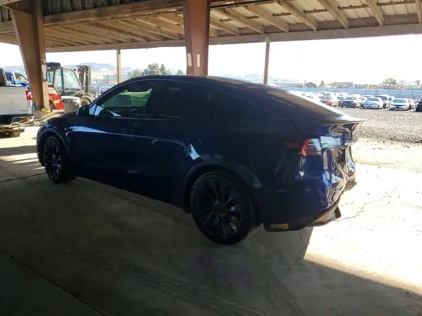 7SAYGDEF6NF407738 2022 TESLA MODEL Y - Image 2
