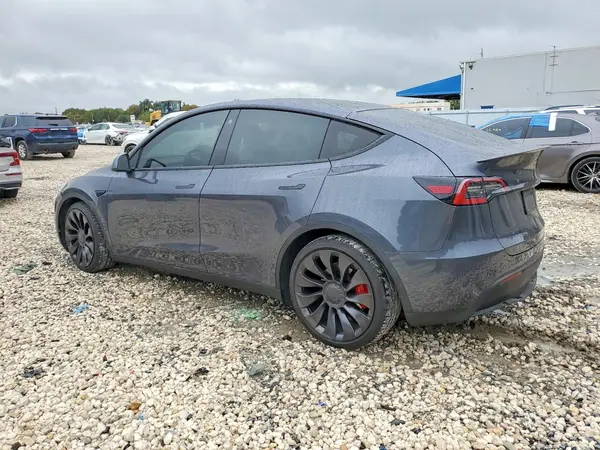 7SAYGDEF6NF439475 2022 TESLA MODEL Y - Image 2