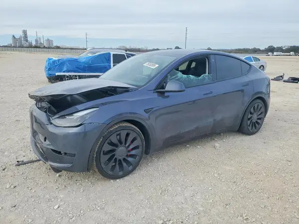7SAYGDEF6NF443817 2022 TESLA MODEL Y - Image 1