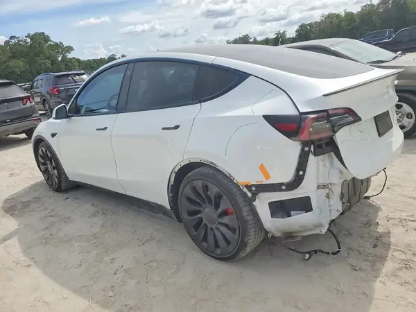7SAYGDEF6NF451528 2022 TESLA MODEL Y - Image 2