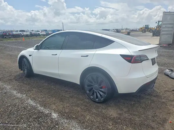 7SAYGDEF6NF459712 2022 TESLA MODEL Y - Image 2