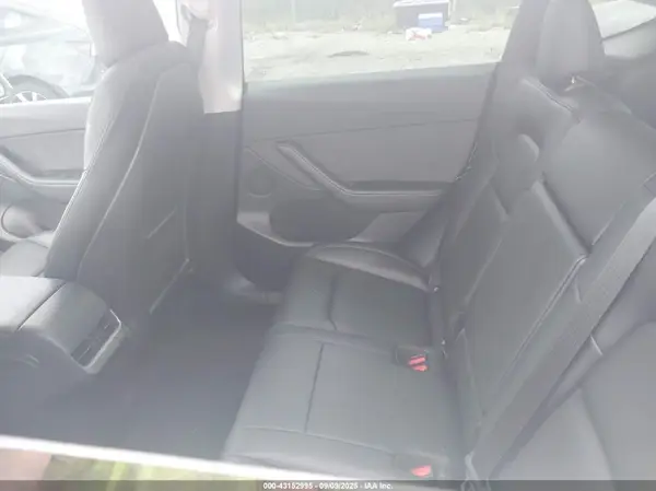 7SAYGDEF6NF467907 2022 TESLA MODEL Y - Image 8