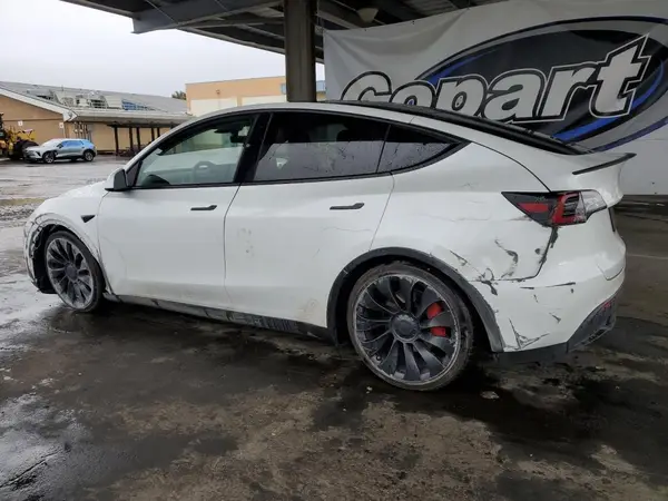 7SAYGDEF6NF489678 2022 TESLA MODEL Y - Image 2