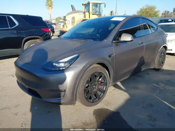 7SAYGDEF6NF511484 2022 TESLA MODEL Y - Image 2