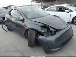 7SAYGDEF6NF513560 2022 TESLA MODEL Y