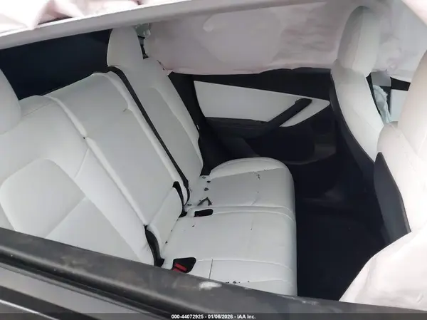 7SAYGDEF6NF513560 2022 TESLA MODEL Y - Image 8