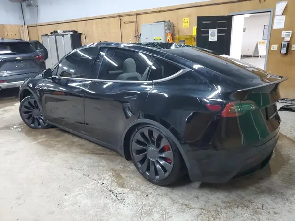 7SAYGDEF6NF515597 2022 TESLA MODEL Y - Image 2