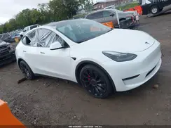 7SAYGDEF6NF516748 2022 TESLA MODEL Y
