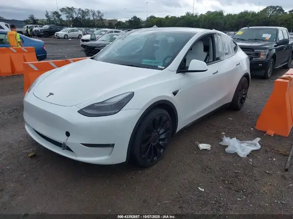 7SAYGDEF6NF516748 2022 TESLA MODEL Y - Image 2