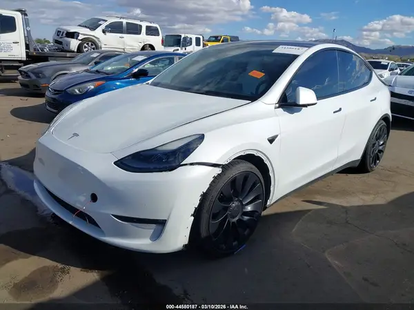 7SAYGDEF6NF521156 2022 TESLA MODEL Y - Image 2